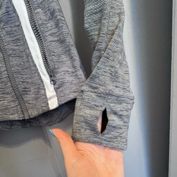 Align Jacket - Picture 3 of 4